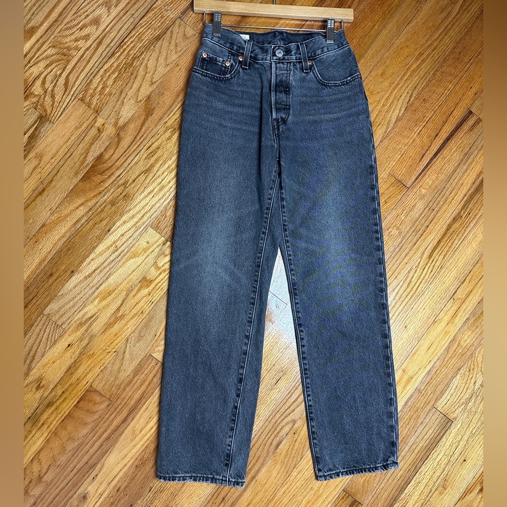 Levi’s Premium Classic Black High Rise Straight Leg Jeans Womens 24